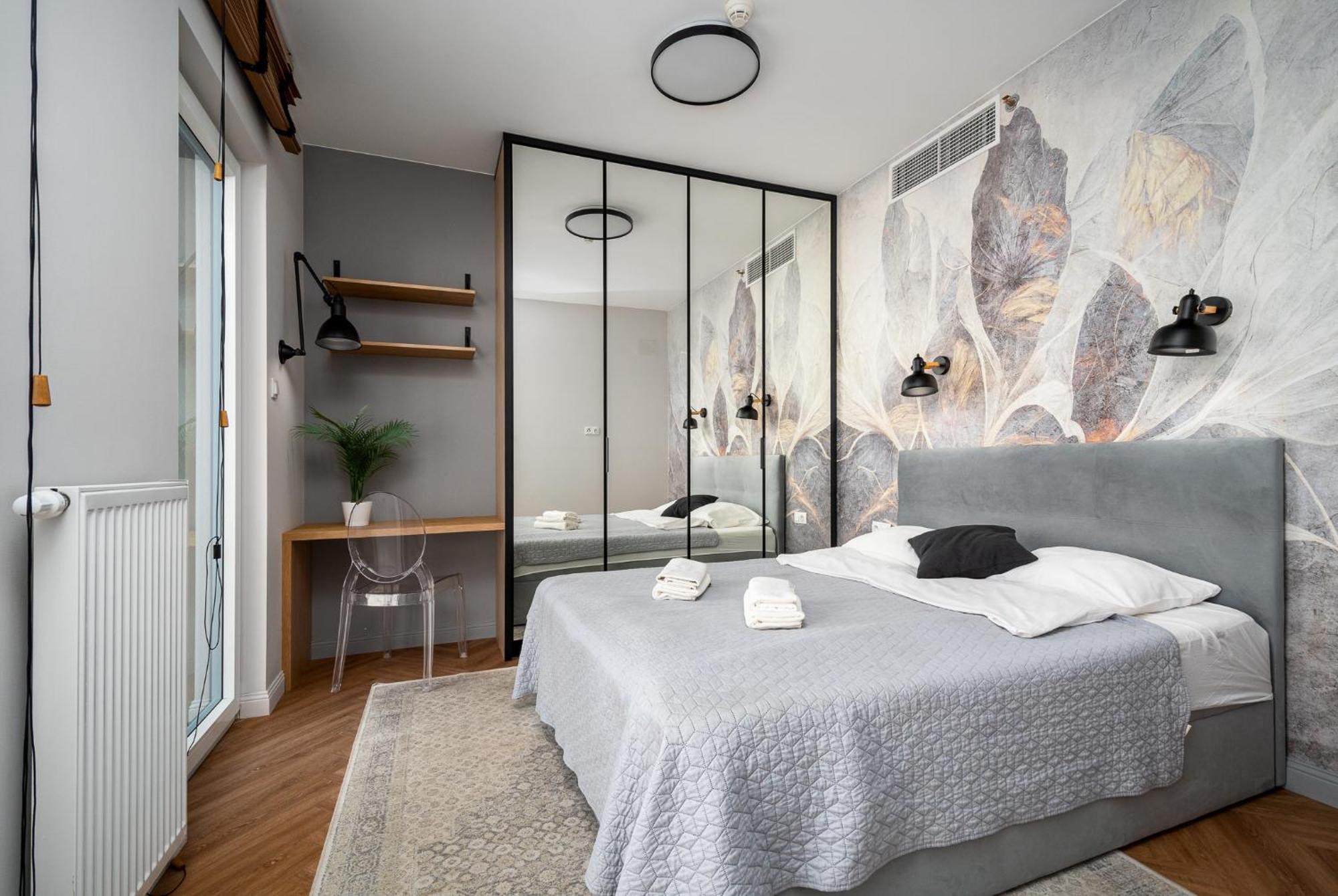 Wola Tower Deluxe Separate Bedroom With Free Garage - By Perfect Apart Varšava Exteriér fotografie